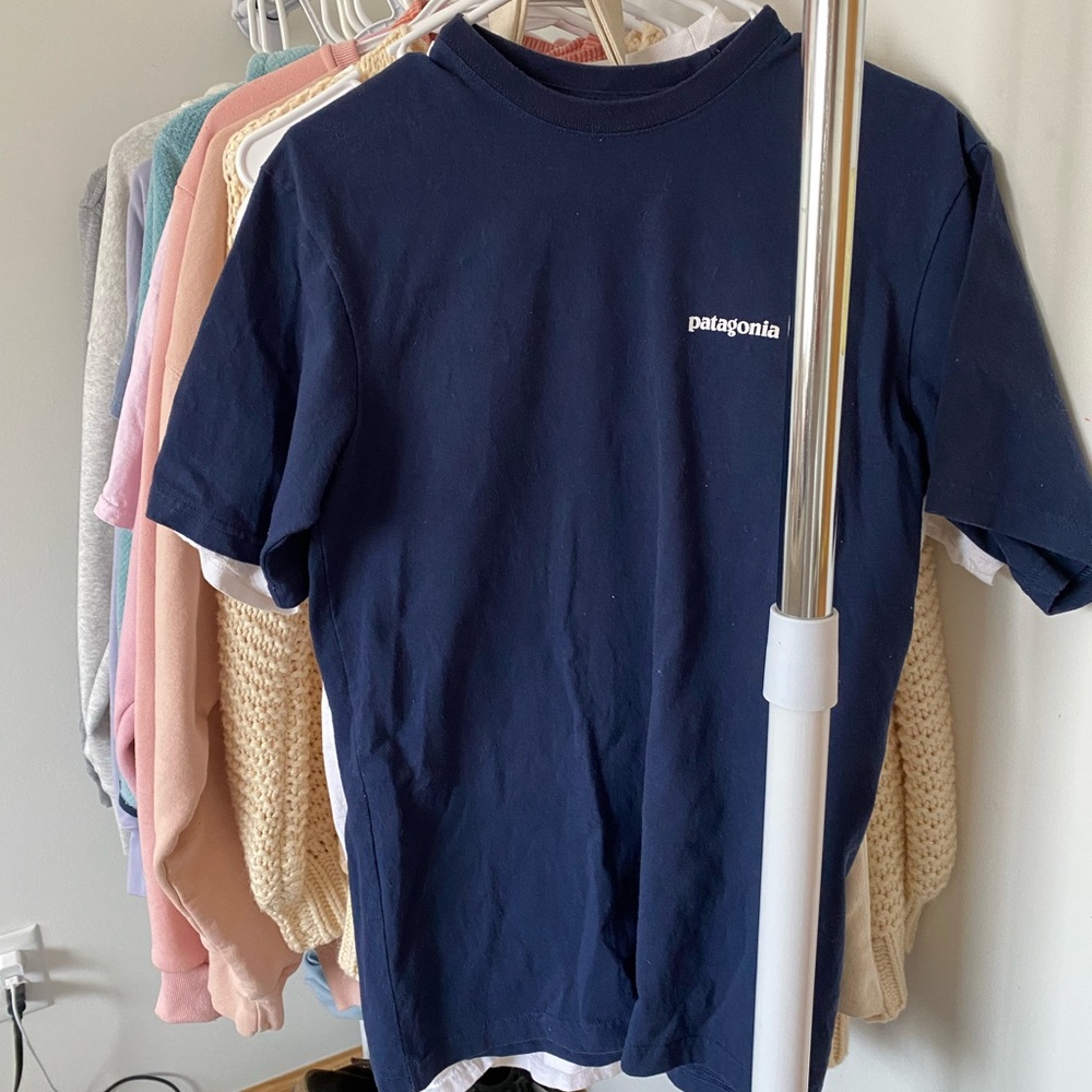 navy patagonia shirt!